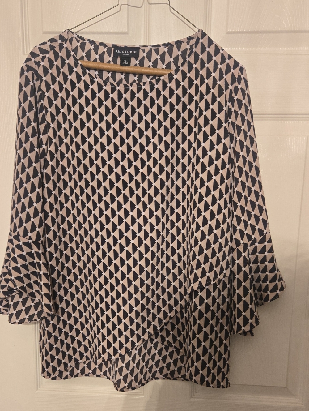 I.N. Studio Black and White Geometric Bell-Sleeve Tunic PL